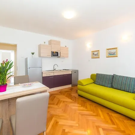 Apartman Dodo Apartment